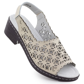 Nyílt női bőrbőr szandál a padon bézs t.sokolski l25-25