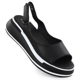 Női bőr szandál ékeken fekete t.sokolski l25-247