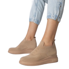 Barna zokni csúszó cipők