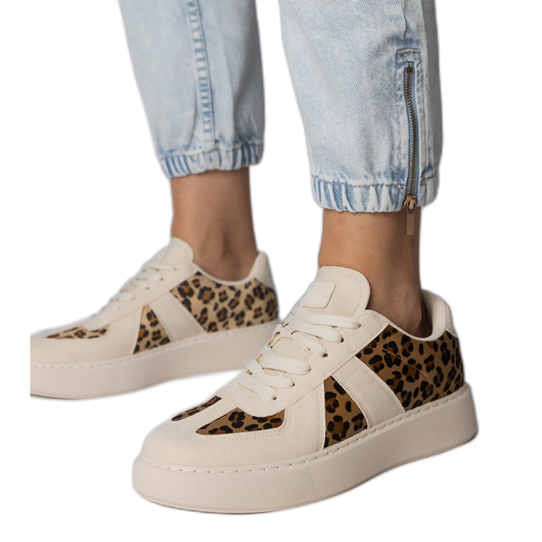 Bézs-oszlopos női cipők