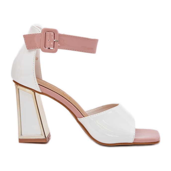 Festett női szandál a Vinceza 20266 fehér poszton