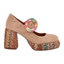 Suede szivattyúk zsinórral az oszlopon és a platformon Maciejka 06839-04 bézs