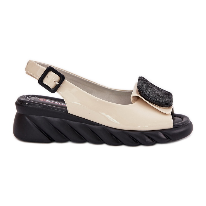 Bőr lakkozott női szandál ősi dekorációval Artiker 56C1567 bézs