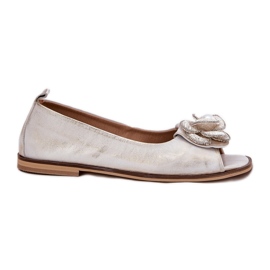 Bőr balerinák csupasz ujjakkal és egy Zazoo virág 1870 Zloty törölt aranysárga