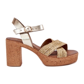 Bőrszandál az oszlopon zsinórral a Zazoo 40460 aranycsíkokon aranysárga