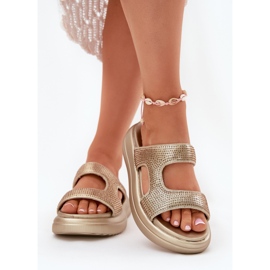 Inna Díszített női papucs az aranyplatformon aranysárga