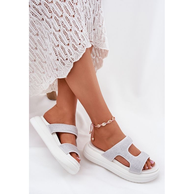 Inna Díszített női papucs a fehér platformon