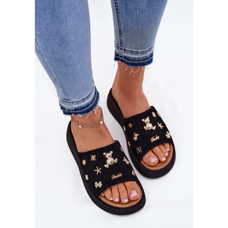 Női velúr papucs VinceZa 66741 fekete csapokkal