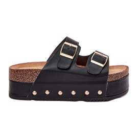 Női papucs flopok csatokkal egy hatalmas platformon fekete