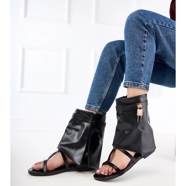 Fekete lapos szandál felsővel