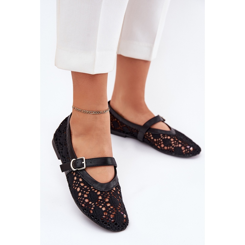 Nyílt ballerinák fekete övvel