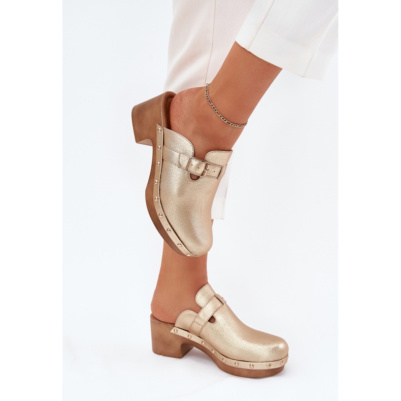 Papucs nők sarkú cipővel arany bilincskel aranysárga Papucs nők sarkú cipővel arany bilincskel aranysárga