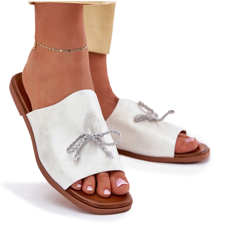 EVento Lapos, rágcsált női papucs dekoratív ezüstkötéssel