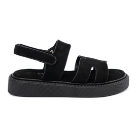 Seastar Fekete szandál a platformon kivágásokkal Seastar Fekete szandál a platformon kivágásokkal