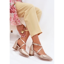 Szivattyúk az öko bőroszlopon Sergio Leone SK830 PLN aranysárga