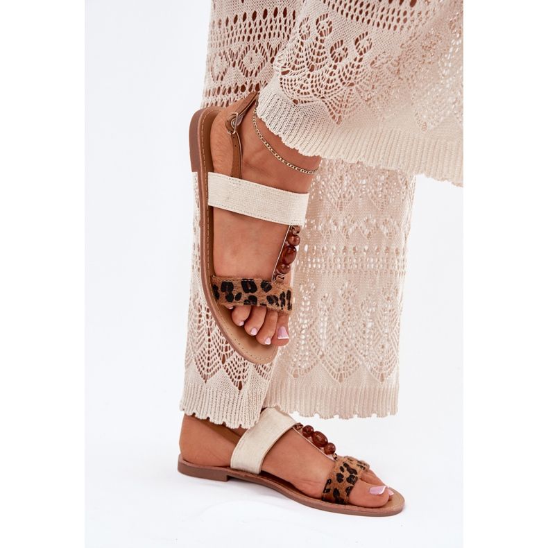 Lapos női szandál gyöngyökkel barna leopárd nyomtatás