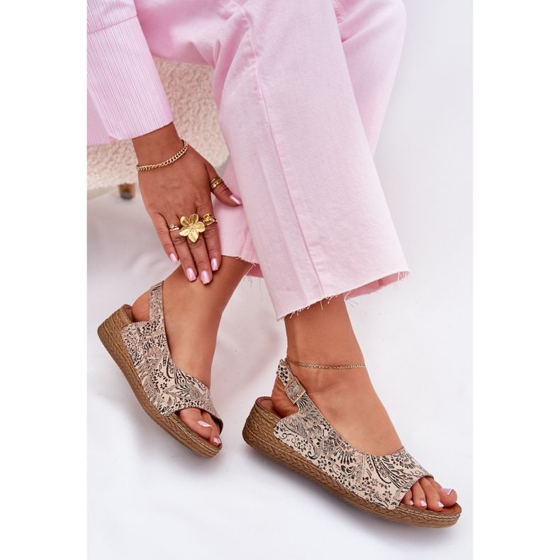 Női bőr szandál ék a maciejka l7069-04 bézs