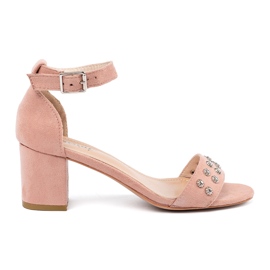 Seastar Szandál egy oszlopon csapokkal