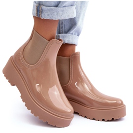 Női lakkozott kút a Big Star MM274396 bézs platformon