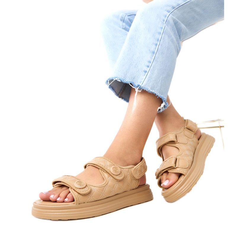 Sötét bézs szandál állítható szakáll övekkel barna