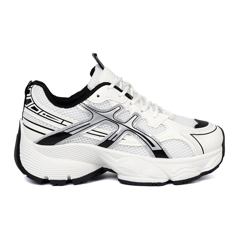 Shelvt Fehér és fehér kényelmes cipők egy hálóval