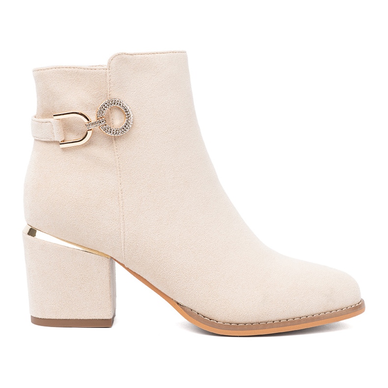 Shelvt Könnyű bézs csizma az oszlopon dekoratív bilincskel