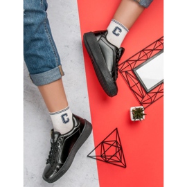 Kylie Cipők a platformon fekete