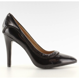 Magassarkú, eredeti díszítéssel E358 fekete