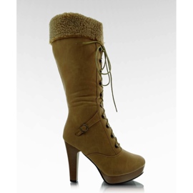 Csizma a G12400 teveoszlopon barna Csizma a G12400 teveoszlopon barna