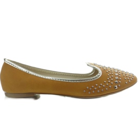 Lauferek szegecsekkel W102 teve barna