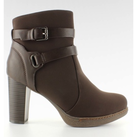 ZH693 Barna, matt felületű csizma