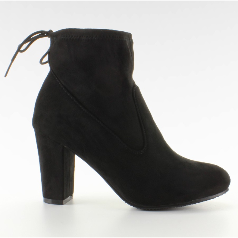 Fekete bokacsizma húzózsinórral