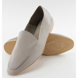 Lágy cipők, mint a szürke borjúbőr Lágy cipők, mint a szürke borjúbőr