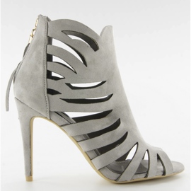 Áttört 1214-es szürke, rojtos sarkú cipő