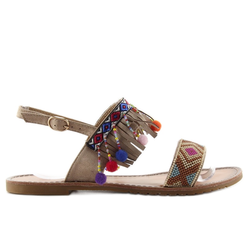 Csodálatos szandál CL60 bézs pomponokkal