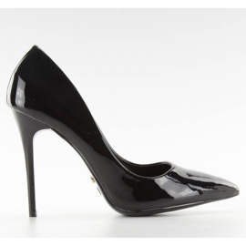 Sima, lakkozott Le03 fekete sarok