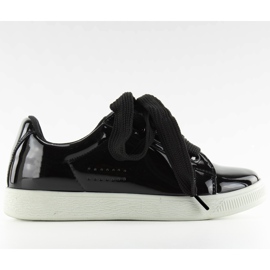 Fehér tornacipő zy-7a733 fekete Fehér tornacipő zy-7a733 fekete