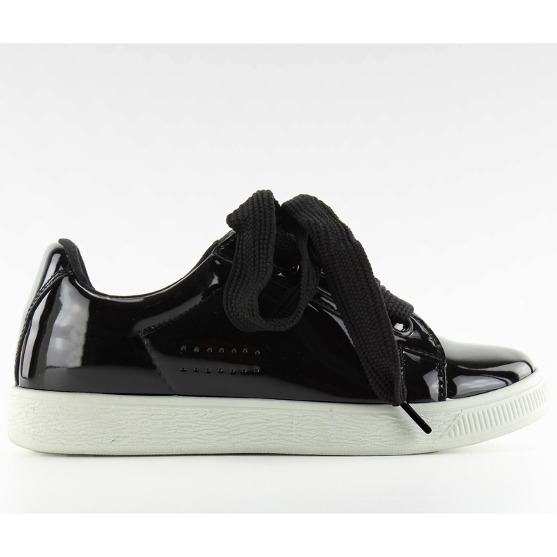 Fehér tornacipő zy-7a733 fekete