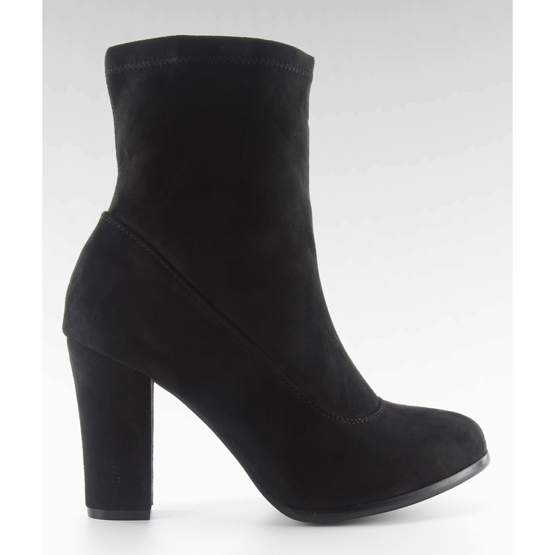 Klasszikus magas sarkú fa141 fekete