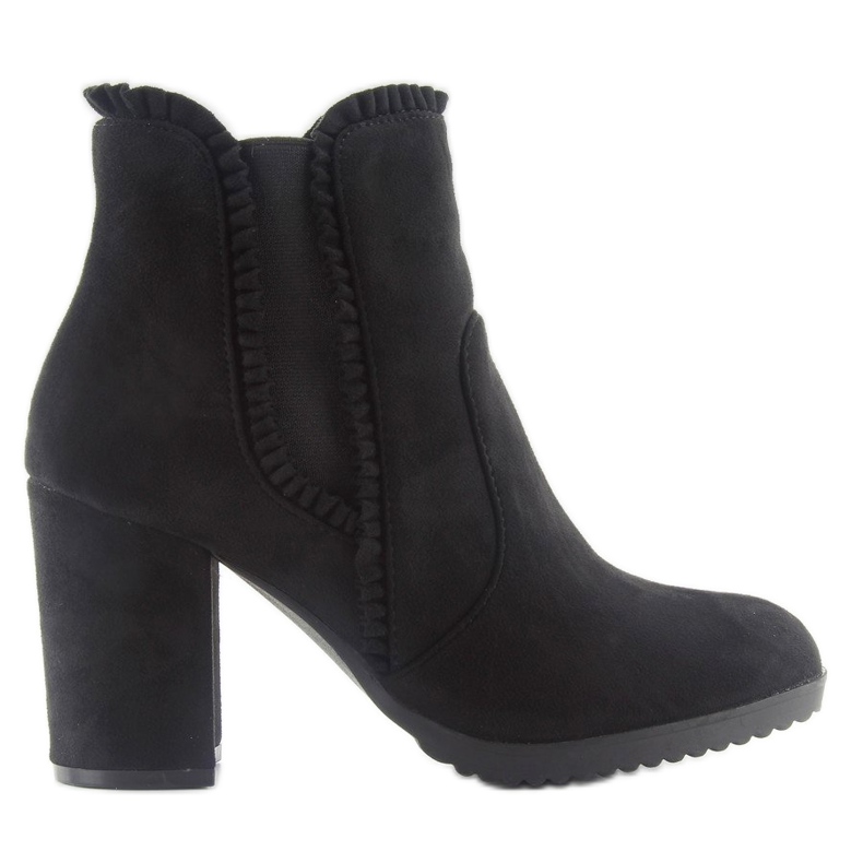 Magas sarkú csizma fodros m269p Fekete