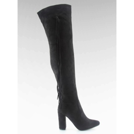 Fekete comb magas sarkú cipő