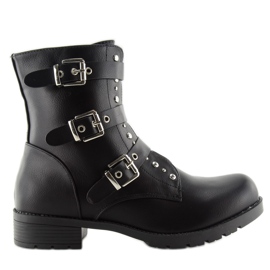 Fekete munkáscsizma fekete szegecsekkel