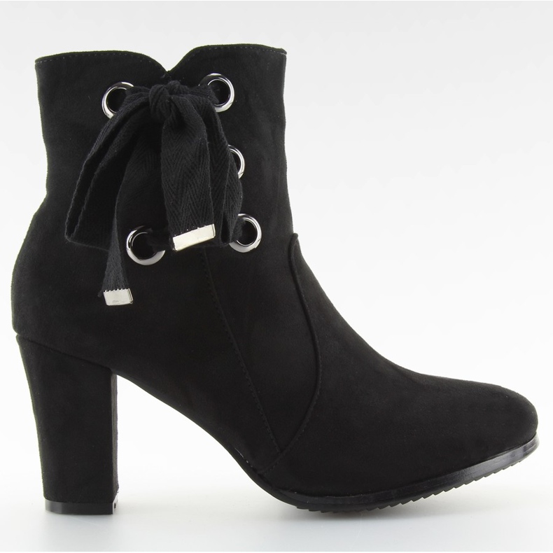 Fekete magas sarkú csizma C100 fekete