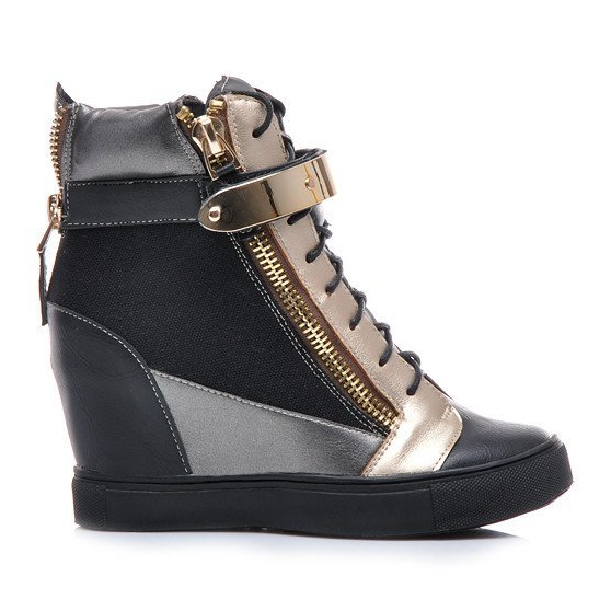 Szemet gyönyörködtető cipők fekete