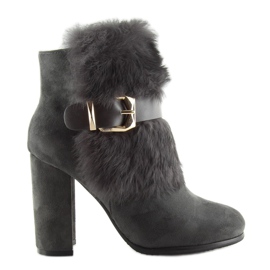 Szürke csizma magas sarkú szőrmével szürke 1316 D. szürke