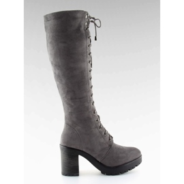 Szürke, széles sarkú fűzős csizma