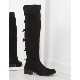 Fekete comb csizma íjakkal