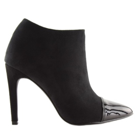 Fekete csizma magas sarkon 1131-5 fekete