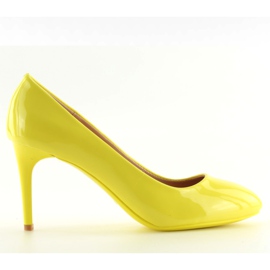 Női szivattyúk sárga sárgára lakkozva