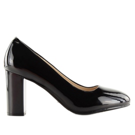 Pumpák széles sarkú fekete B-59 Fekete